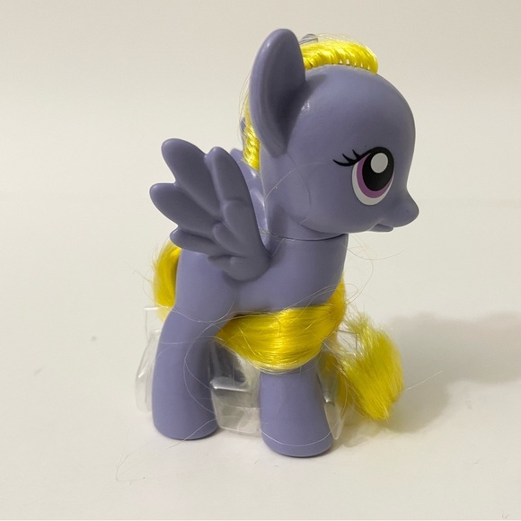 My Little Pony Lily Blossom Brushable Figure Toy - Picture 7 of 16